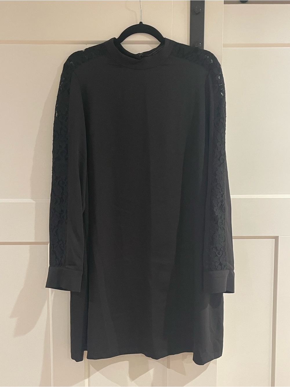 BCBGMaxAzria Black Long-Sleeve Lace-Panel Shift Dress